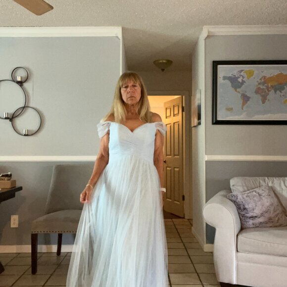 Prom Princess Ballgown in shimmery blue - Picture 2 of 11